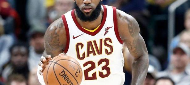 28圈娱乐-包含詹姆斯回归赛场，败北首场状态亮眼，勇士观众沸腾！的词条