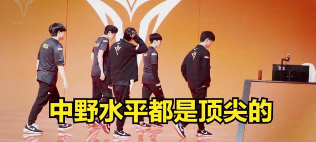 28圈-Rookie连续十五场比赛得分超过最后时刻胜出，中国队不断突破！赢得满堂喝彩的简单介绍